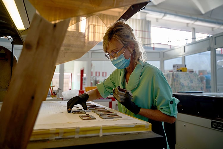 Natural horn processing